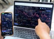 Masih Tertekan, IHSG Hampir Turun 3 Persen Siang Ini