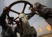 Harga minyak dunia terus turun menjelang negosiasi AS-Iran