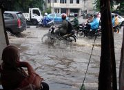 Hujan Lebat Menyebabkan Banjir di Jakarta, 39 RT dan Satu Ruas Jalan Terendam